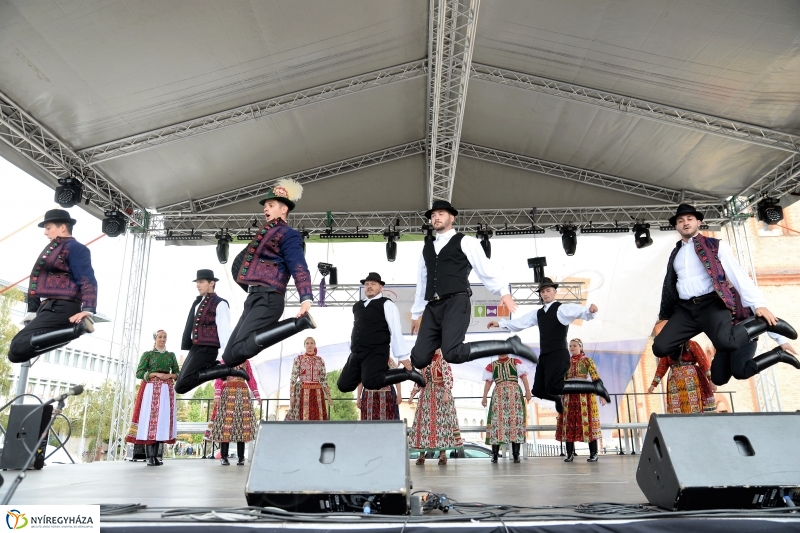 A Szabolcs Néptáncegyüttes fellépése a Tirpák Fesztiválon