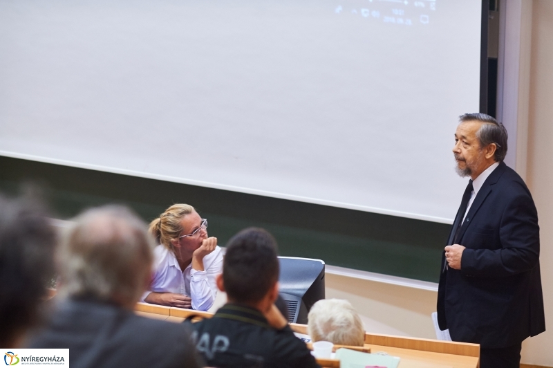 Botanikus konferencia az egyetemen - fotó Szarka Lajos