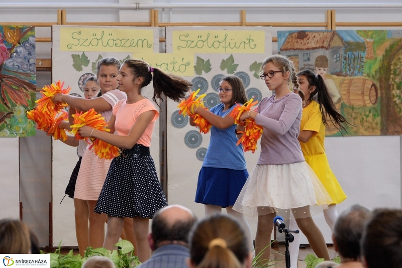 Szőlőszemeket, Szőlőfürtöket avattak 2018 - fotó Trifonov Éva