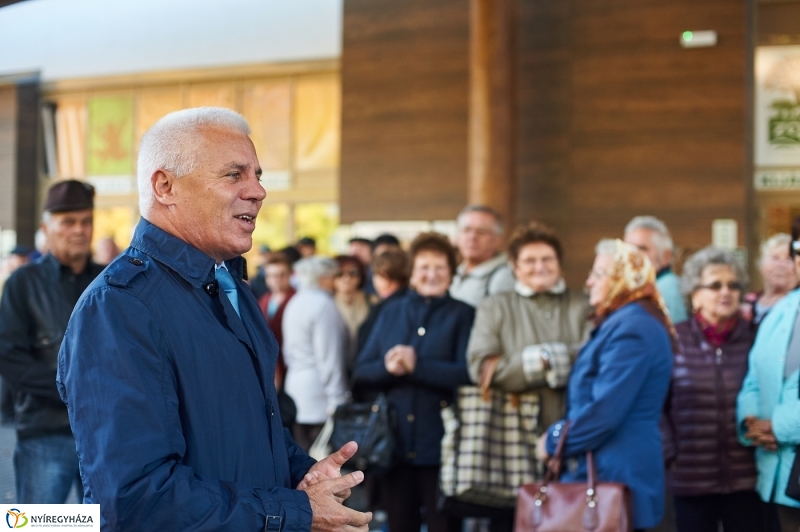 Ingyenes belépő nyugdíjasoknak - fotó Szarka Lajos