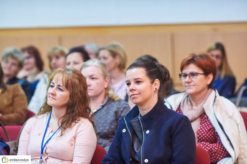 Előadás az idősellátásról - fotó Szarka Lajos