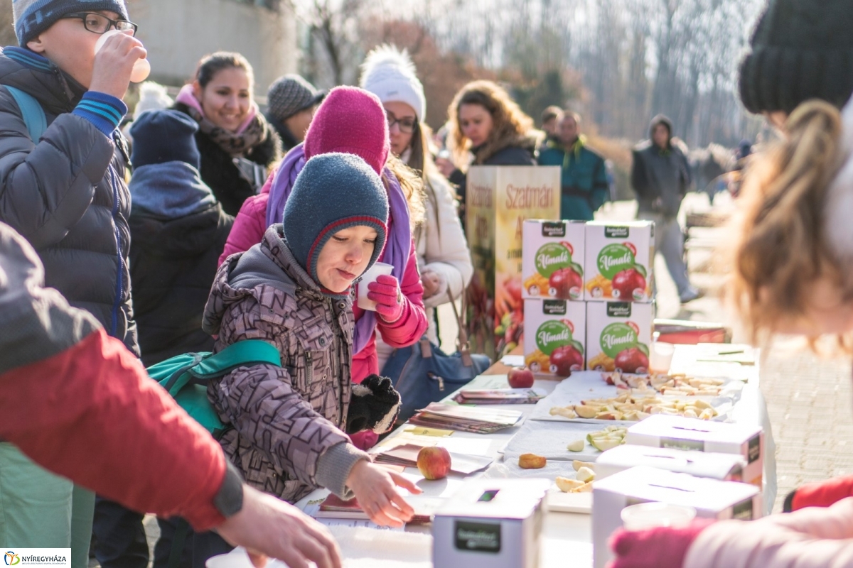 100 forintos nap a Nyíregyházi Állatparkban - fotó Kohut Árpád