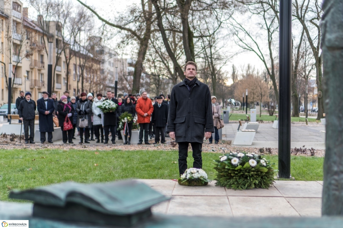 Váci Mihályra emlékeztek - fotó Kohut Árpád