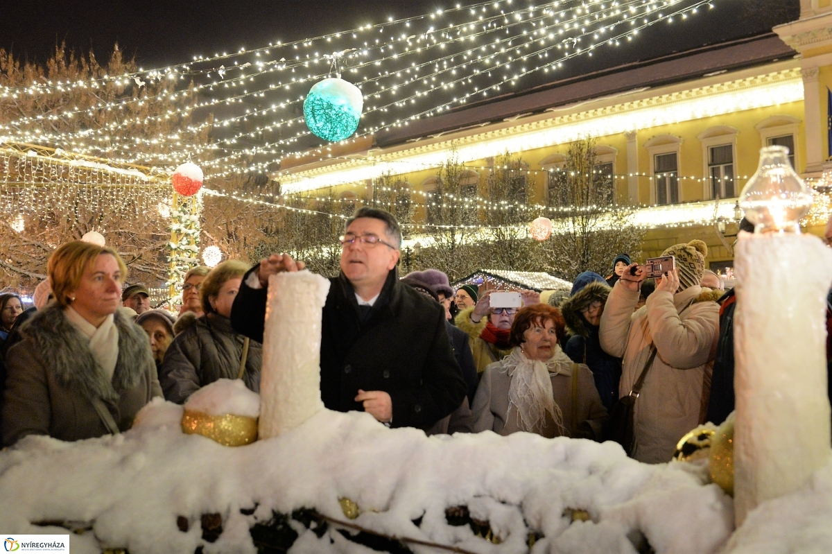 Advent harmadik gyertyája - fotó Trifonov Éva