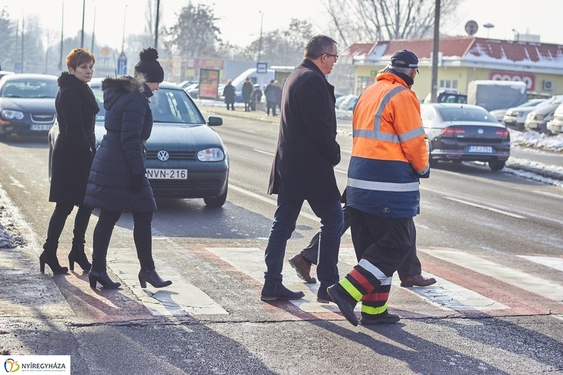 Safecross okos zebra a Korányi utcán