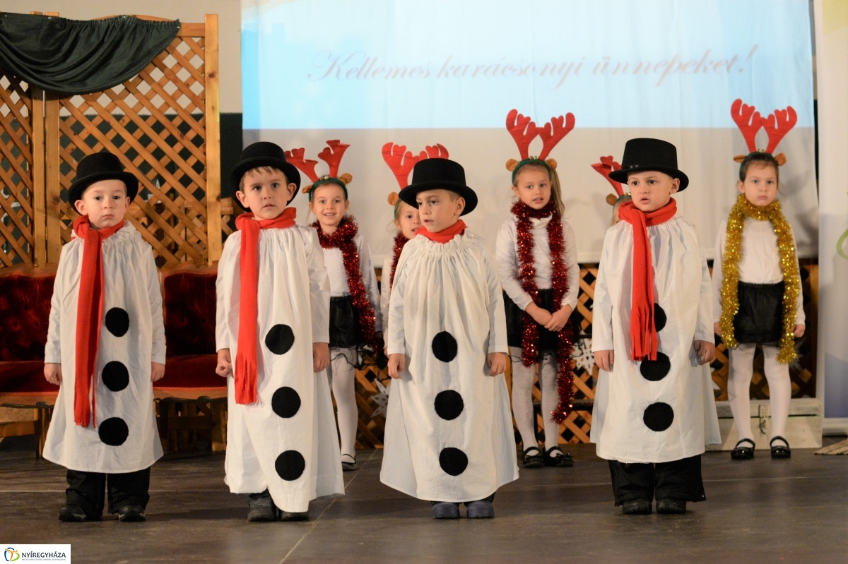 Generációk karácsonya Sóstóhegyen - fotó Trifonov Éva