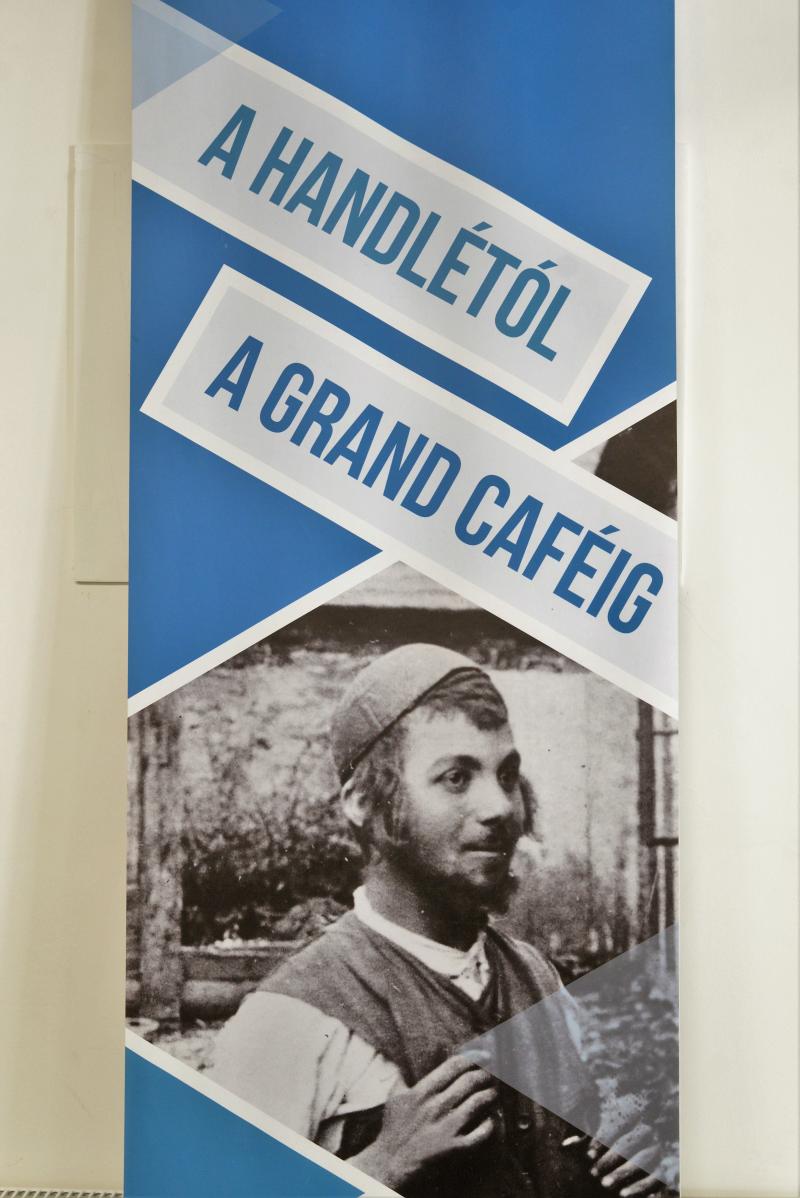 A HANDLÉTÓL A GRAND CAFÉIG kiállítás a Sóstói Múzeumfaluban