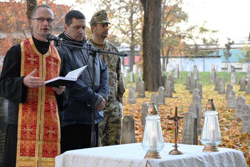 A hősökre emlékeztek a Hősök temetőjében