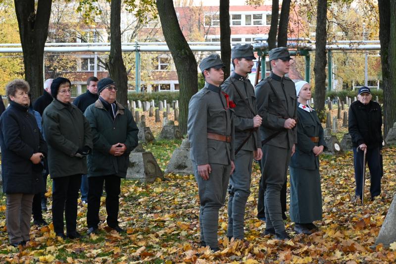 A hősökre emlékeztek a Hősök temetőjében