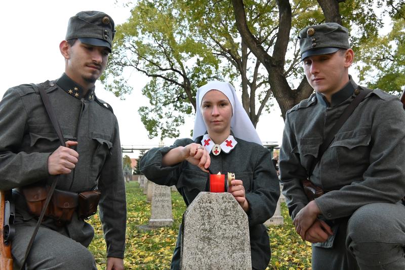 A hősökre emlékeztek a Hősök temetőjében