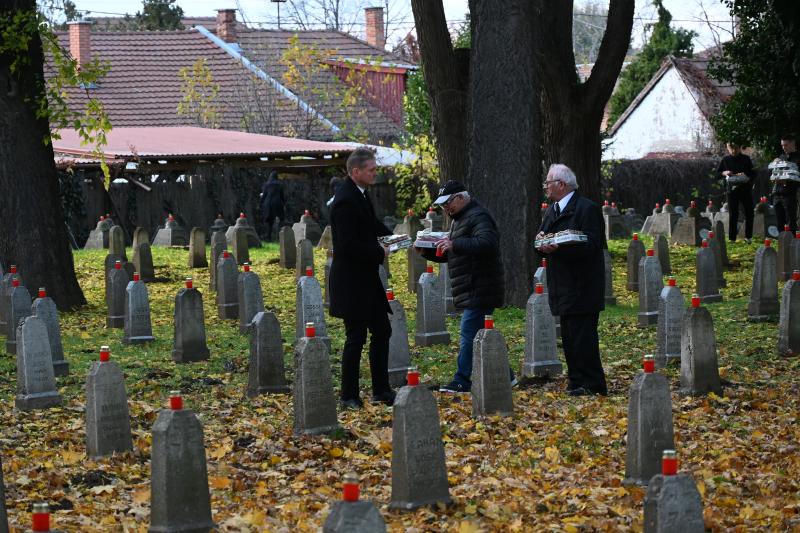 A hősökre emlékeztek a Hősök temetőjében