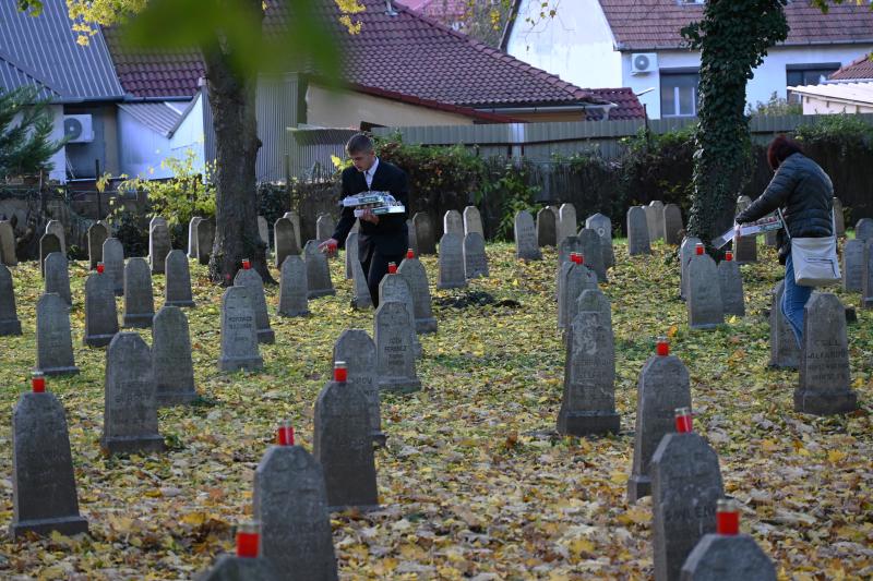 A hősökre emlékeztek a Hősök temetőjében