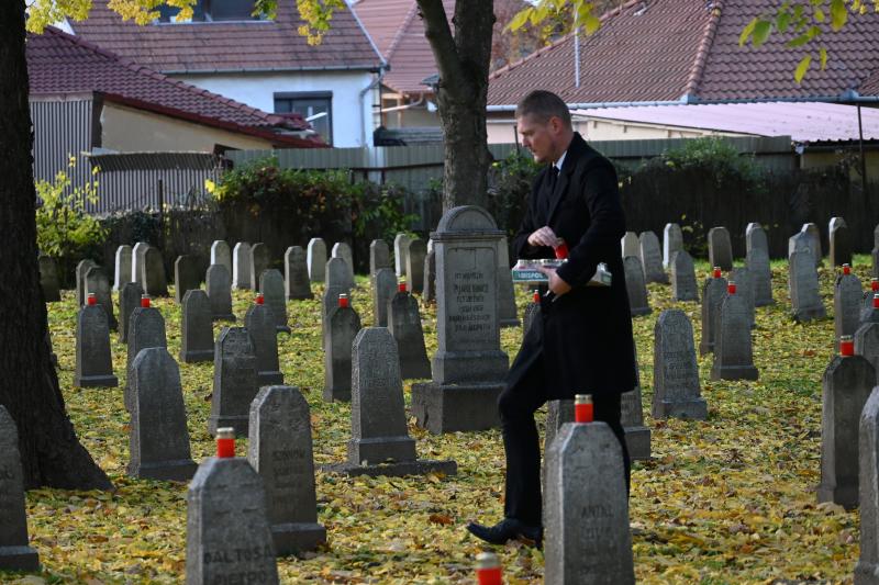 A hősökre emlékeztek a Hősök temetőjében