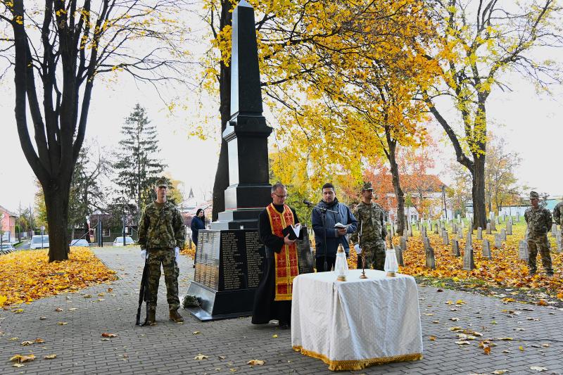 A hősökre emlékeztek a Hősök temetőjében