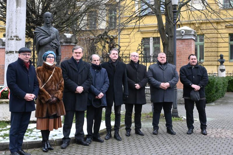 A Magyar Kultúra Napja - koszorúzás a Vármegyeháza bejáratánál