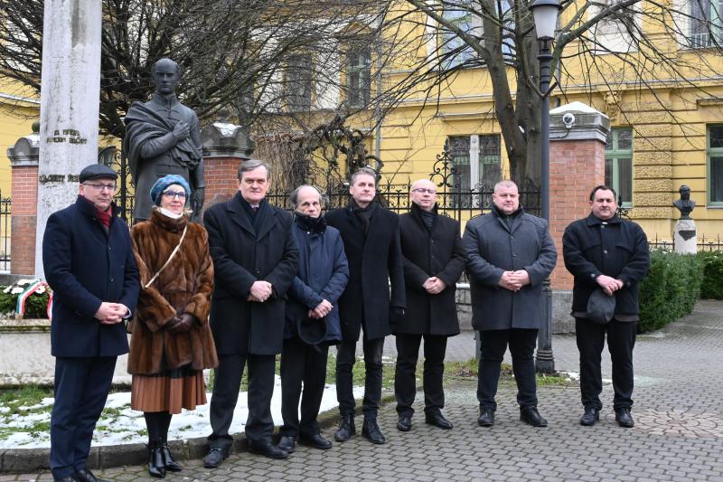 A Magyar Kultúra Napja - koszorúzás a Vármegyeháza bejáratánál