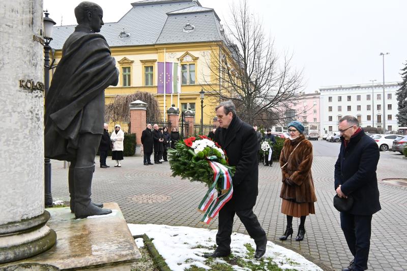 A Magyar Kultúra Napja - koszorúzás a Vármegyeháza bejáratánál