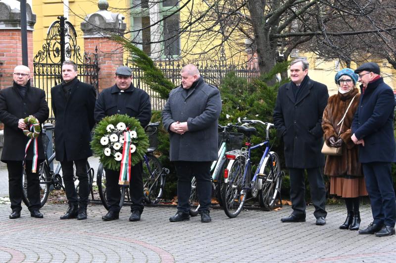 A Magyar Kultúra Napja - koszorúzás a Vármegyeháza bejáratánál