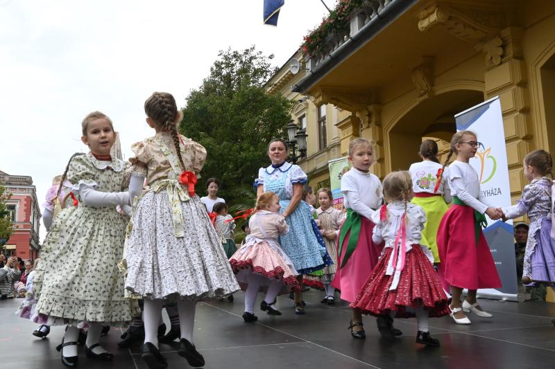 A magyar népi játék napja