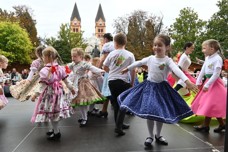 A magyar népi játék napja