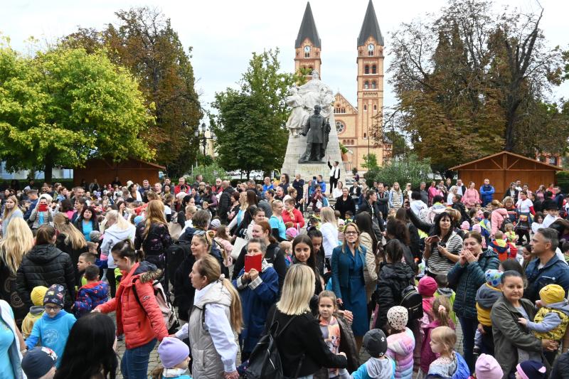 A magyar népi játék napja