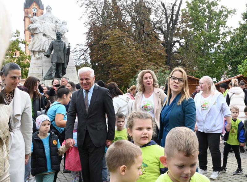 A magyar népi játék napja