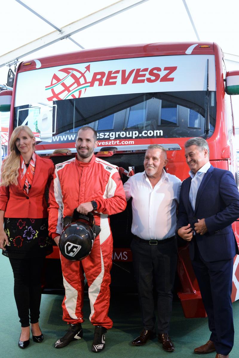 A Révész Truck Racing Team hivatalos versenykamion bemutatója