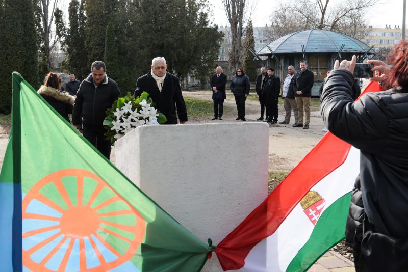 A romák elleni sorozatgyilkosságok áldozataira emlékeztek