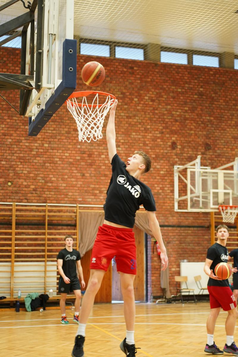 Adománygyűjtés és sport – Jótékonysági Sportnappal zárta a félévet a Nyíregyházi Egyetem