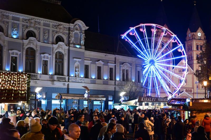 Advent első gyertyája 2024