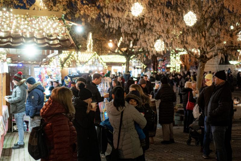 Így gyújtották meg advent második gyertyáját a Kossuth téren!