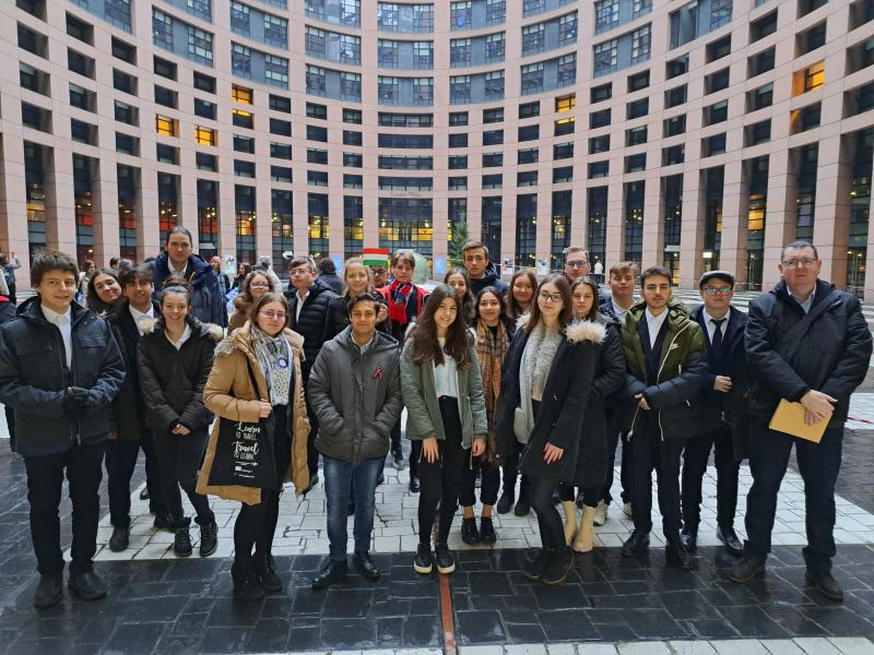 Az Európai Parlamentbe látogattak a Szent Miklós Görögkatolikus Gimnázium és Kollégium diákjai