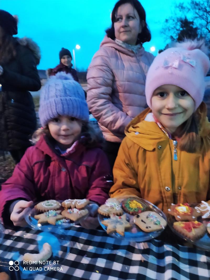 Az orosi adventi koszorún is meggyújtották a harmadik gyertyát a hétvégén