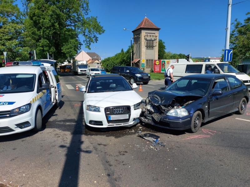 Baleset történt az Orosi úton, a Család utcánál