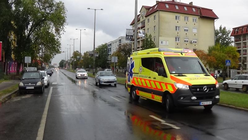 Baleset történt szombat késő délután a Kert utca egyik gyalogos-átkelőhelyénél