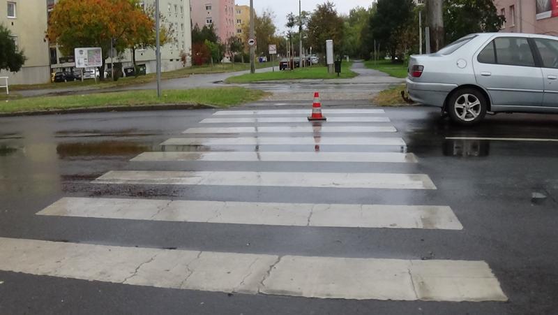 Baleset történt szombat késő délután a Kert utca egyik gyalogos-átkelőhelyénél