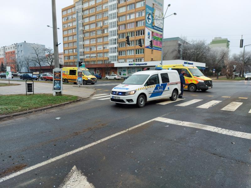 Baleset történt vasárnap délelőtt a Sóstói út - Ferenc krt. kereszteződésben