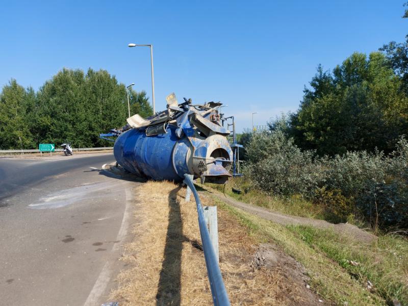 Betonmixer tartály szabadult el a 41-es főútvonalon