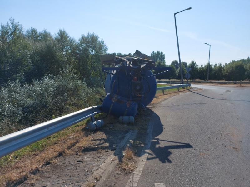 Betonmixer tartály szabadult el a 41-es főútvonalon