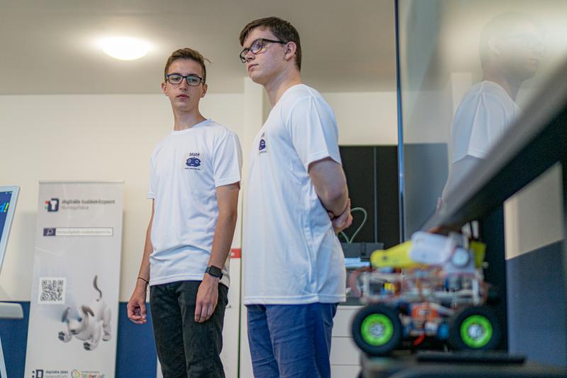 Bordeaux-i RoboCup23 nemzetközi versenyre készülnek a nyíregyházi fiatalok.