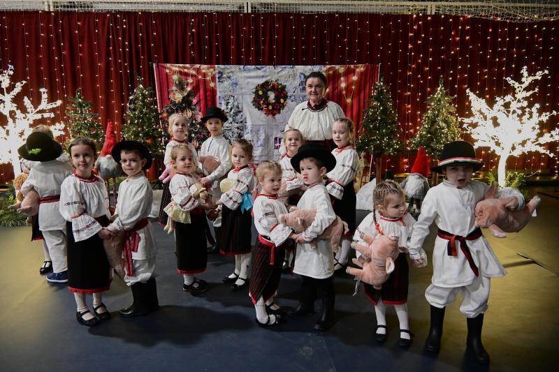 Csillagrege - táncos karácsonyra hangolódás a Bem József Általános Iskolában