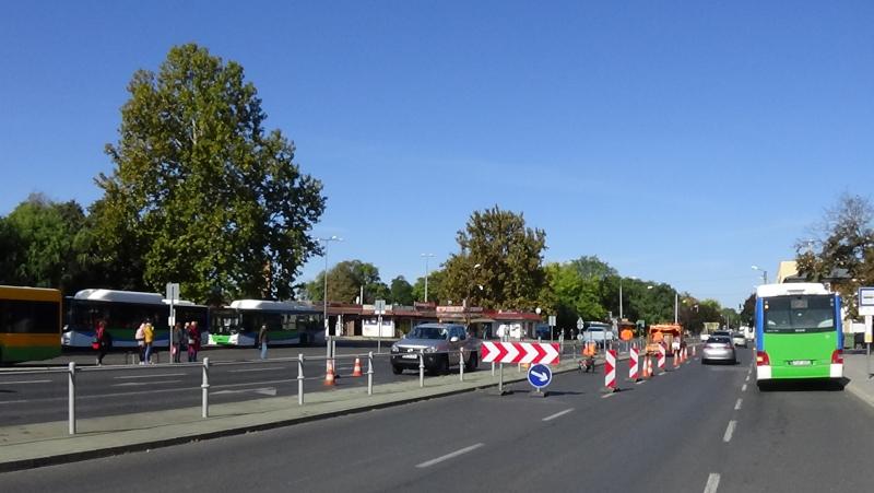 Csőtörés okozott gondozott hétfőn a Vasgyár utcán