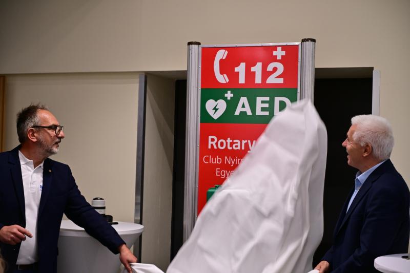 Defibrillátor a Rotary-tól 2024