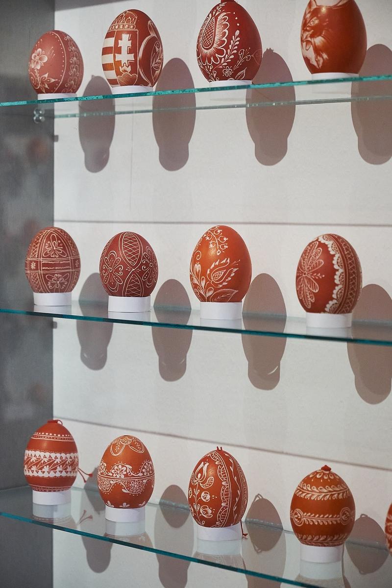 Díszes tojások a múzeumban