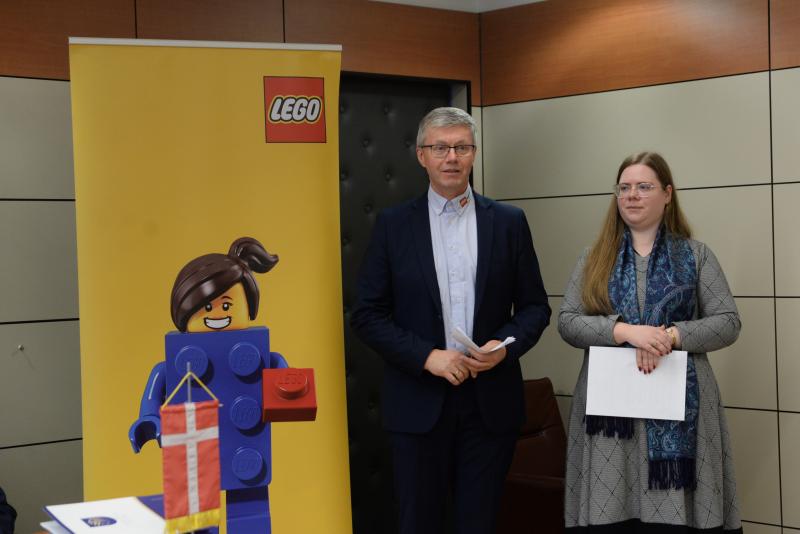 Együttműködési megállapodást írt alá a  Nyíregyházi Egyetem és a LEGO 