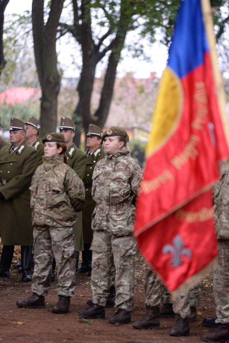 Emlékezés a Hősök temetőjében