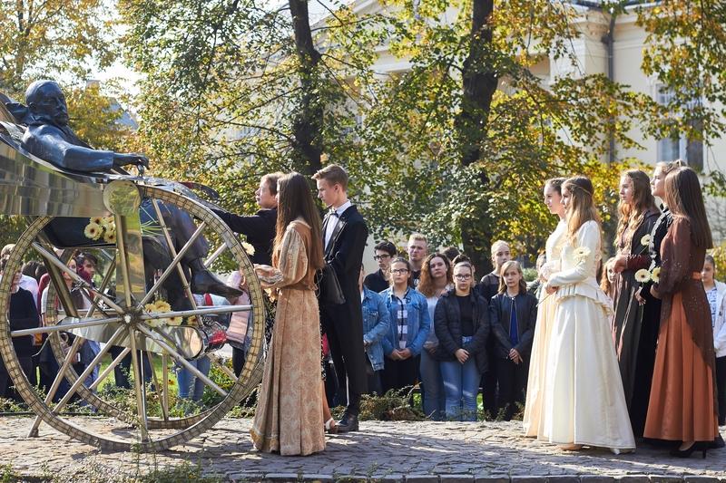 Emlékezés Krúdy Gyula szobránál 2019