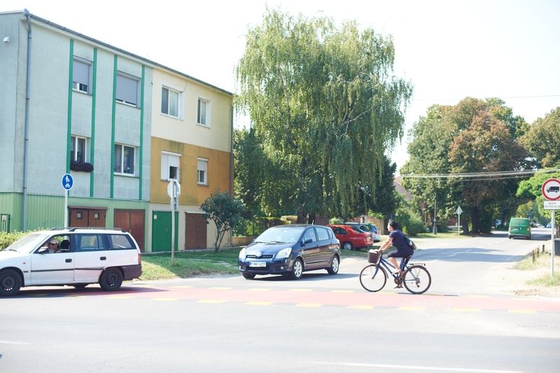 Emlékező koszorúzás a volt Damjanich laktanyánál