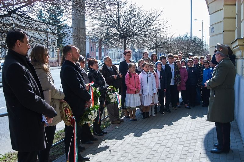 Emlékező koszorúzások 