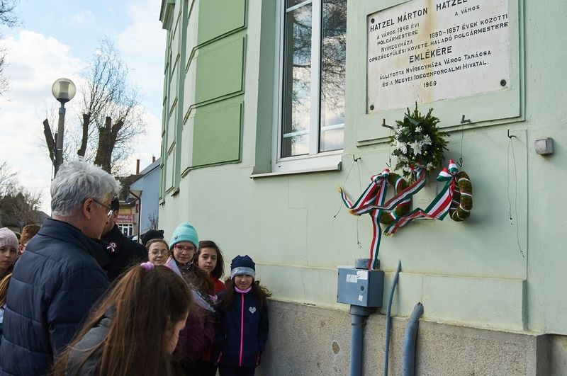 Emlékező koszorúzások 